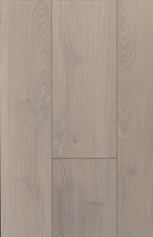Larissa Oak image 1