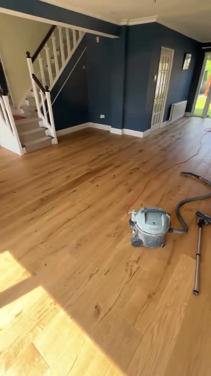 French Oak 190mm engineered plank with new skirting, fitted by Kidd Flooring